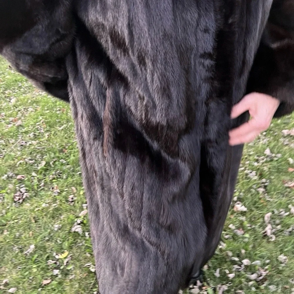 York Furrier Genuine Mink Fur Coat By Bill Blass Mahogany Stand Collar L/XL - Picture 9 of 15